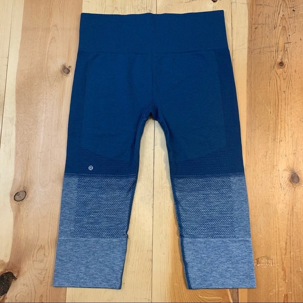 Lululemon Seamlessly Street Crop Heathered Poseidon crop leggings size 8 - Picture 4 of 12